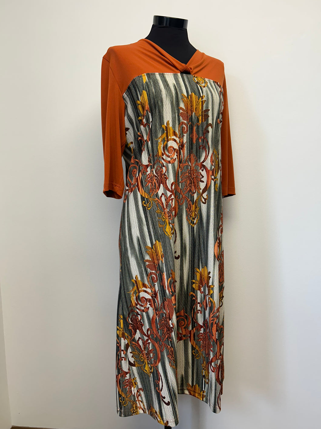 Ladies Adaptive Dress With Knotted Collar