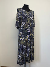 Load image into Gallery viewer, Ladies Adaptive Dress With Knotted Collar